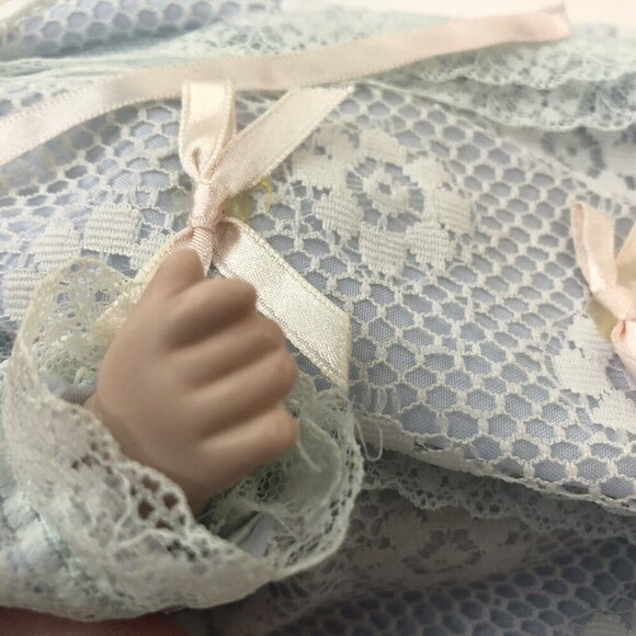 Vintage Wind Up Moving Baby Doll Blue Lace Gown & Hat Pink Bows - Picture 12 of 16
